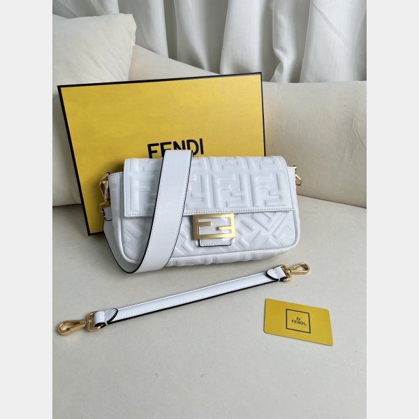 Top Quality fendi Iconic Baguette Medium nappa handbag